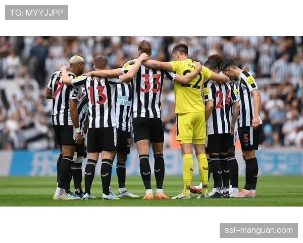 半场战报:圣保利0-0莱比锡,琼斯屡失单刀良机 半场战报:圣保利0-0莱比锡,琼斯屡失单刀良机